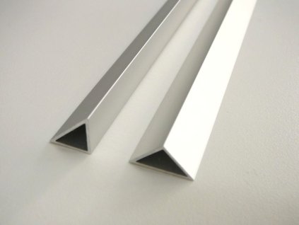 LED profil TRIANGEL maxlumen.cz